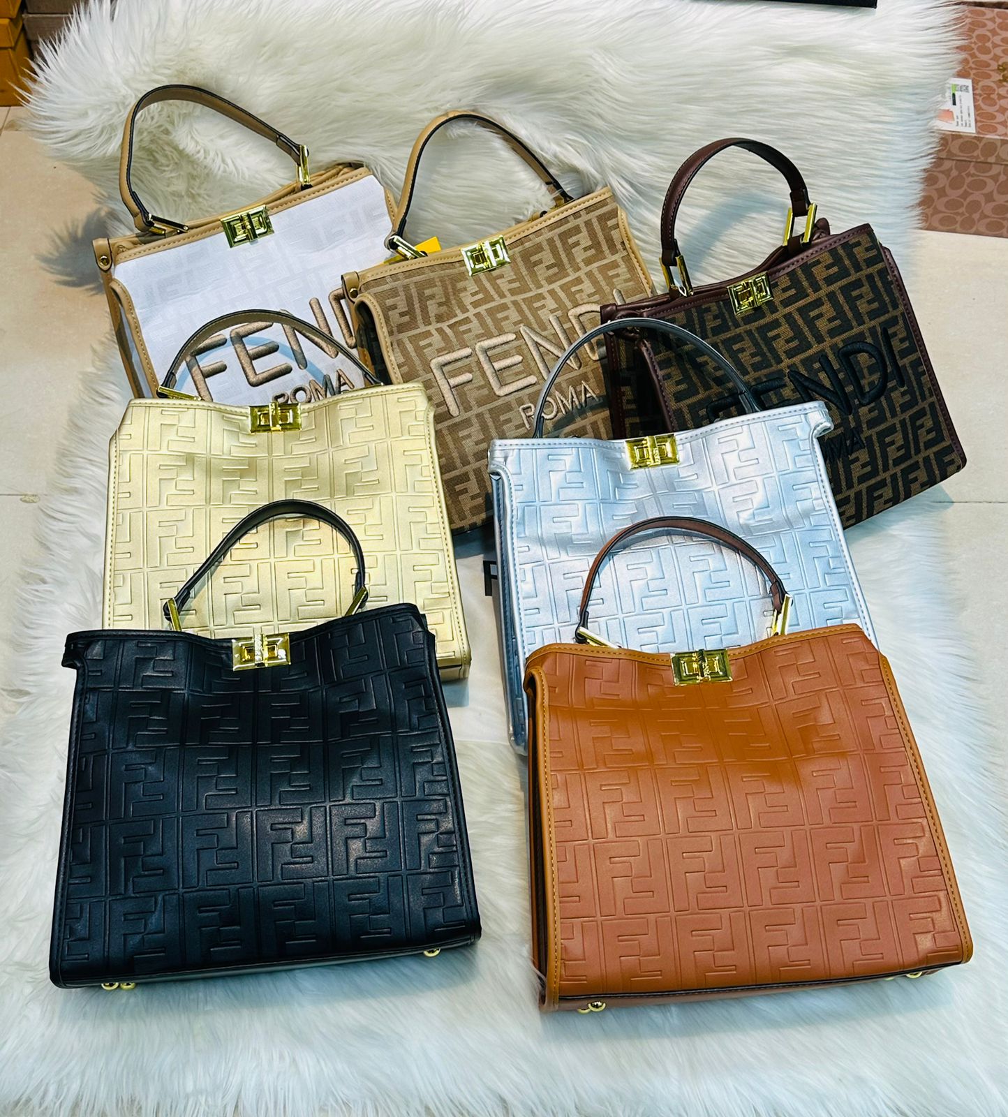 Fendi Tote Bag with Premium Features (black 1)