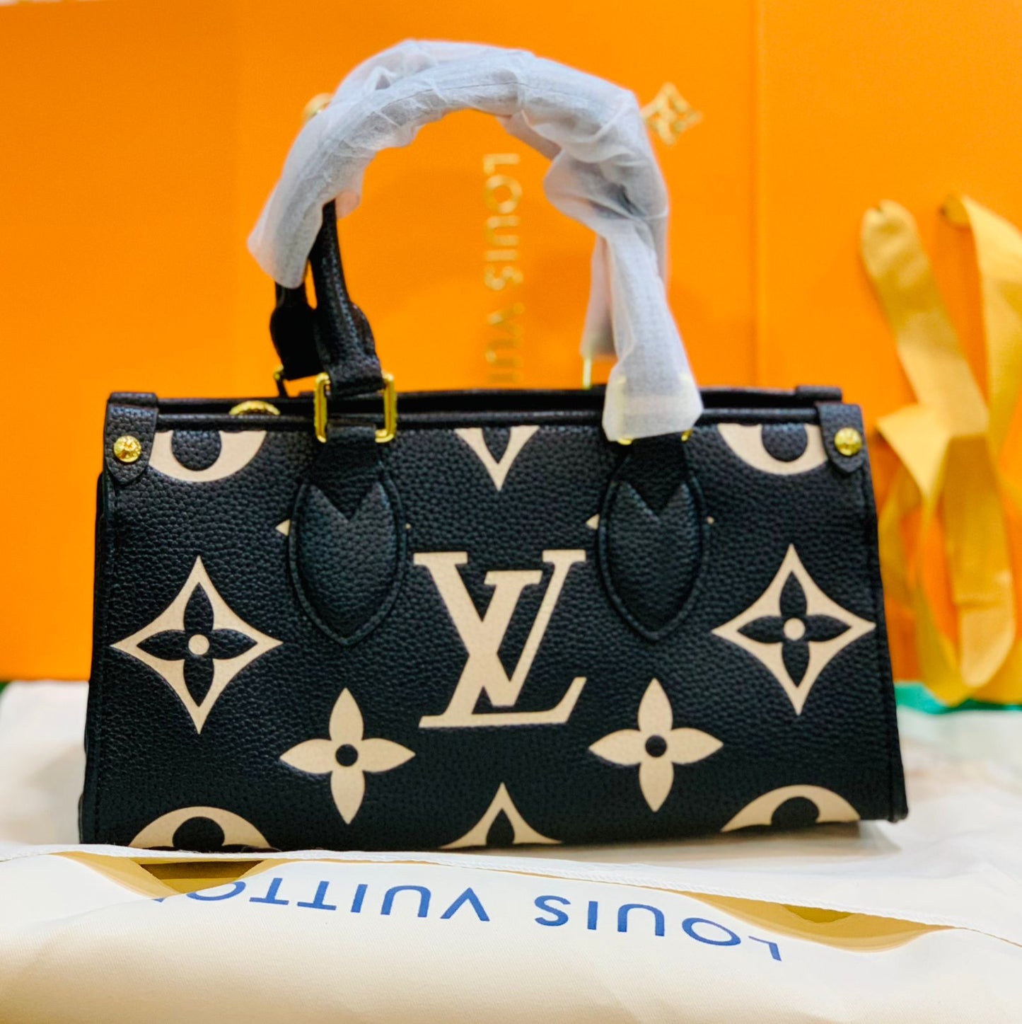 Louis Vuitton Women Bag – Premium Quality with Complete Box Packaging (Black+Beige)