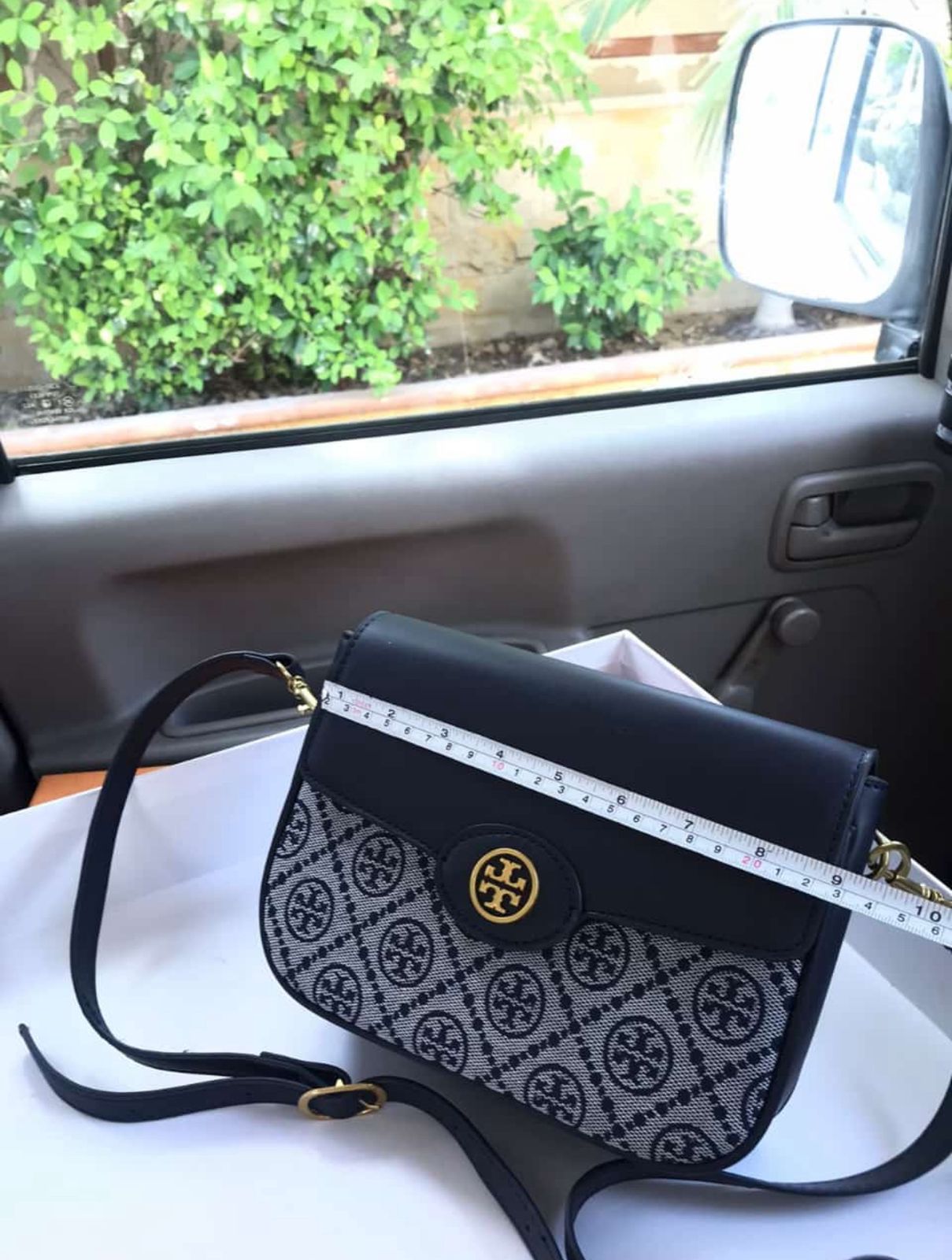Tory Burch Women Bag – Stylish & Functional Crossbody (Beige)