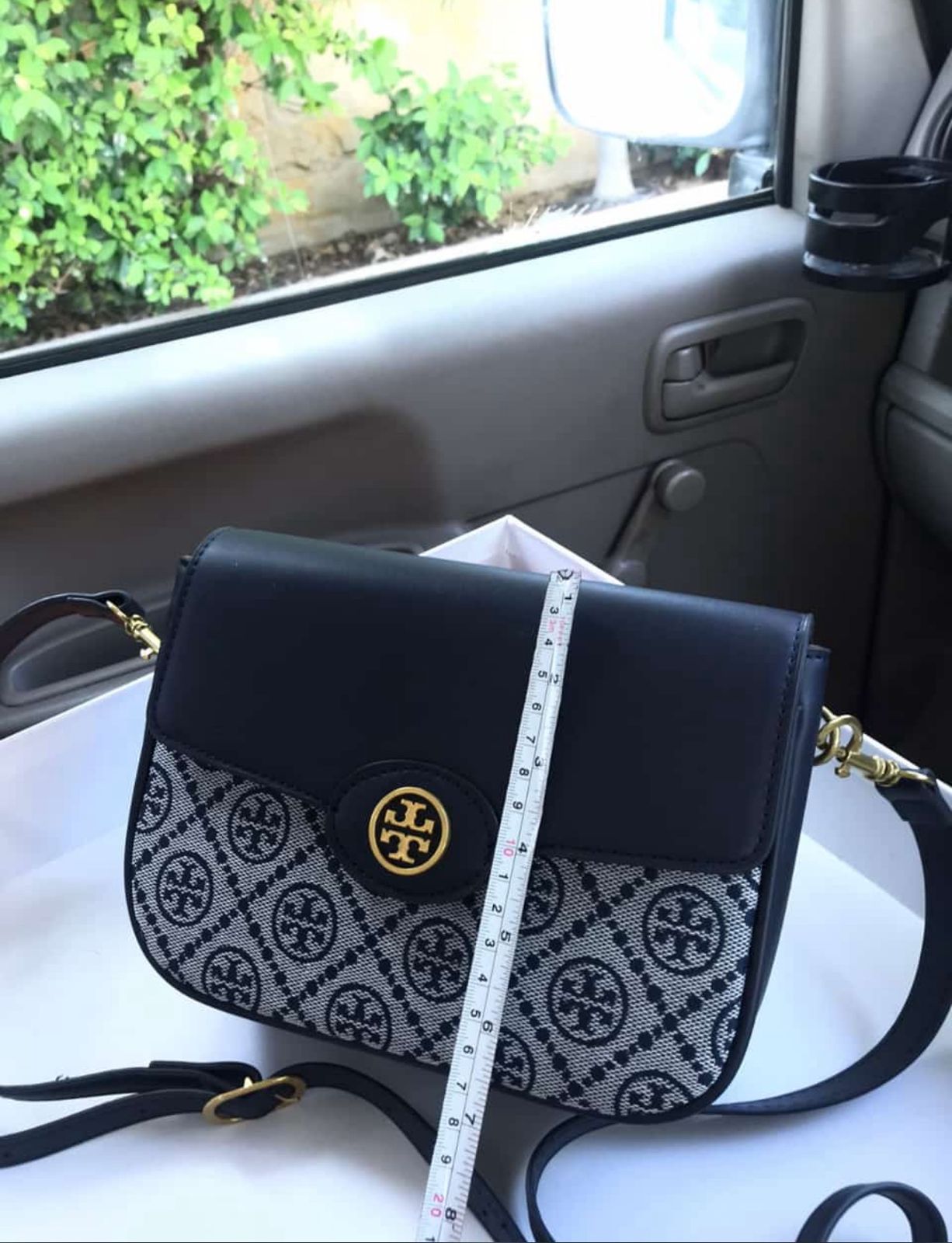 Tory Burch Women Bag – Stylish & Functional Crossbody (Black)