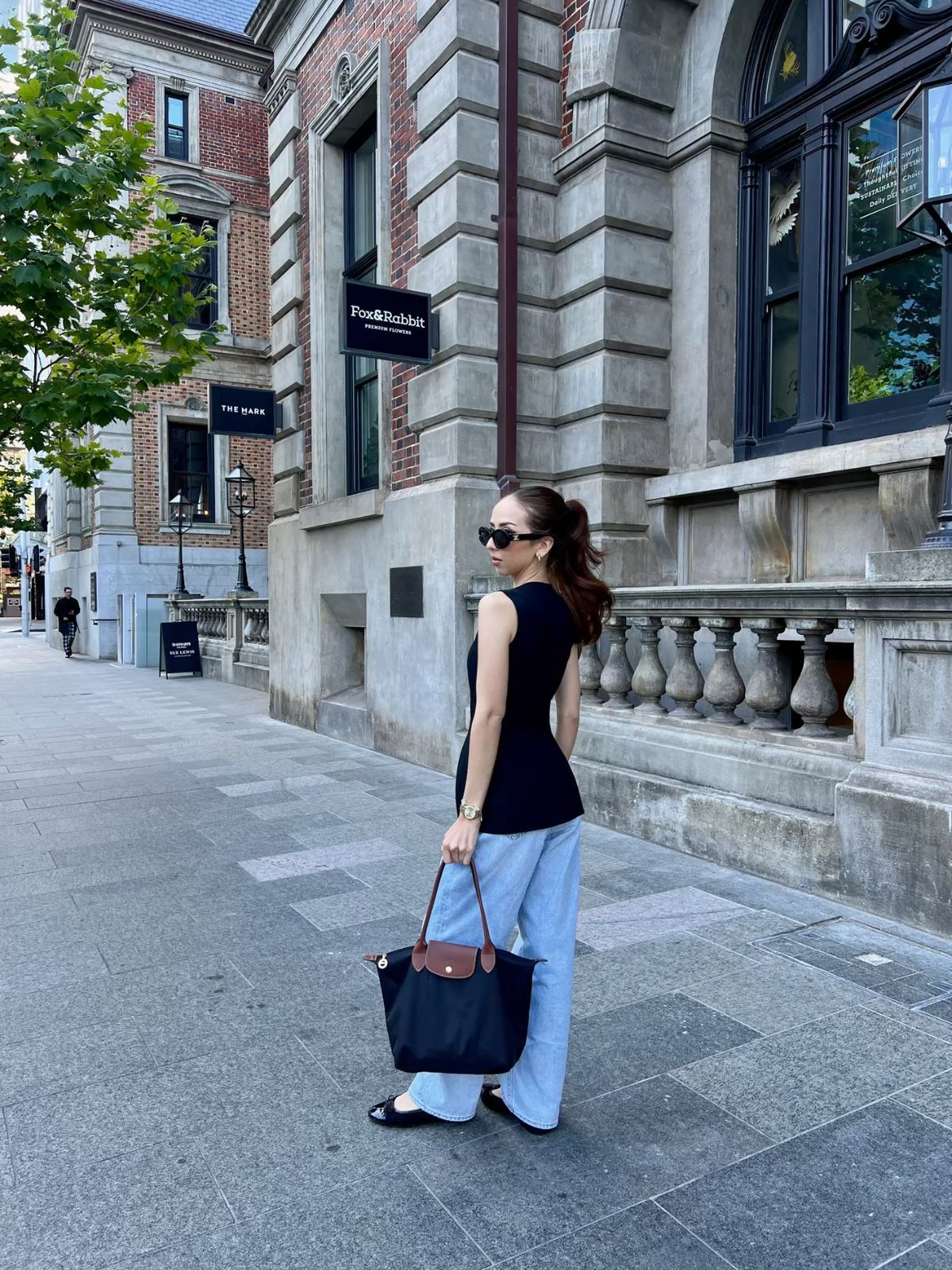 Longchamp Medium Le Pliage Tote – Effortless Parisian Style (Blue/Brown)