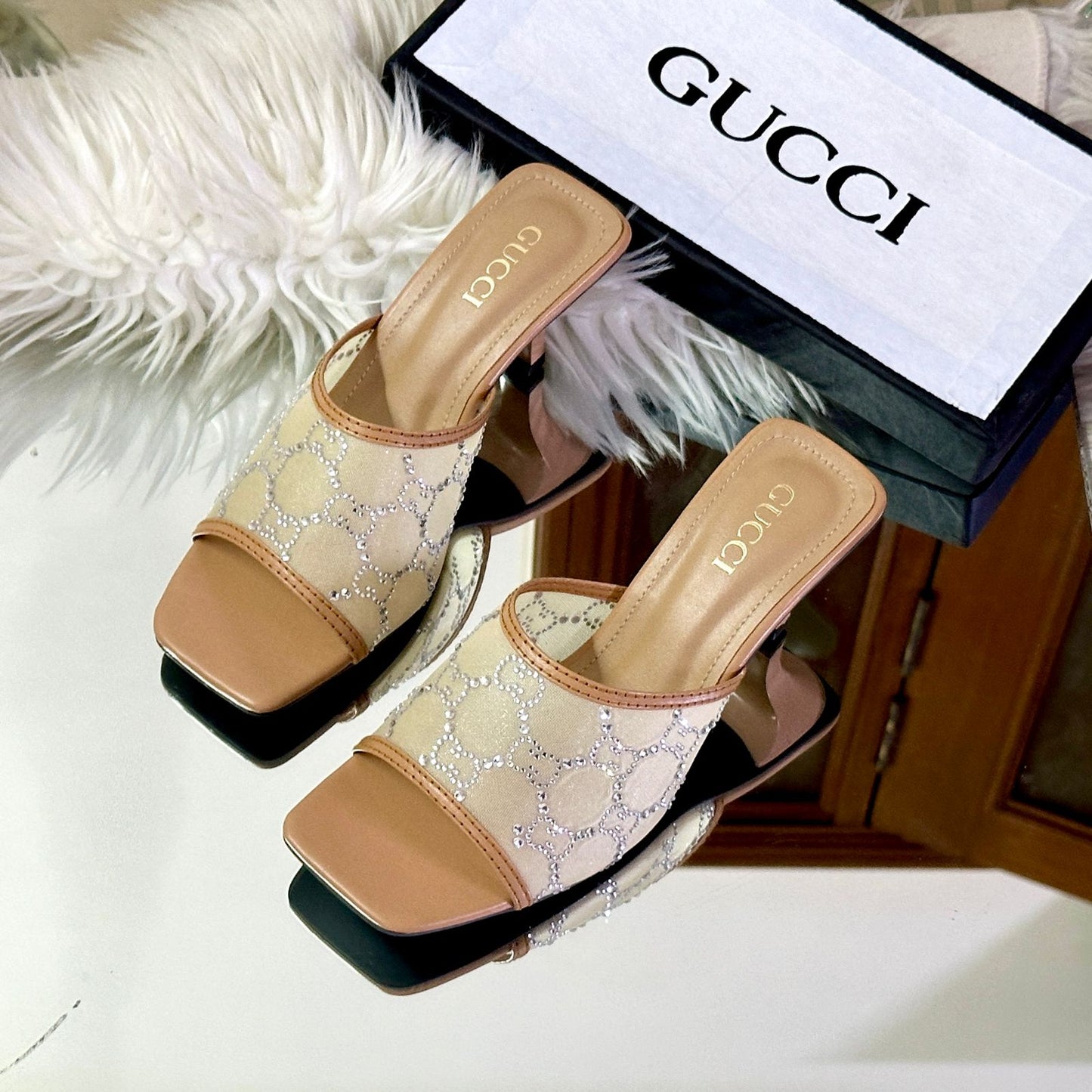 GUCCI Women Sandals – With Brand Box (Beige)
