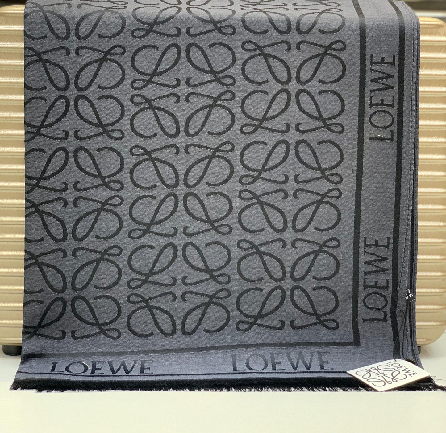 L-O-E-W-E New Design Scarf – Official Model | Grey