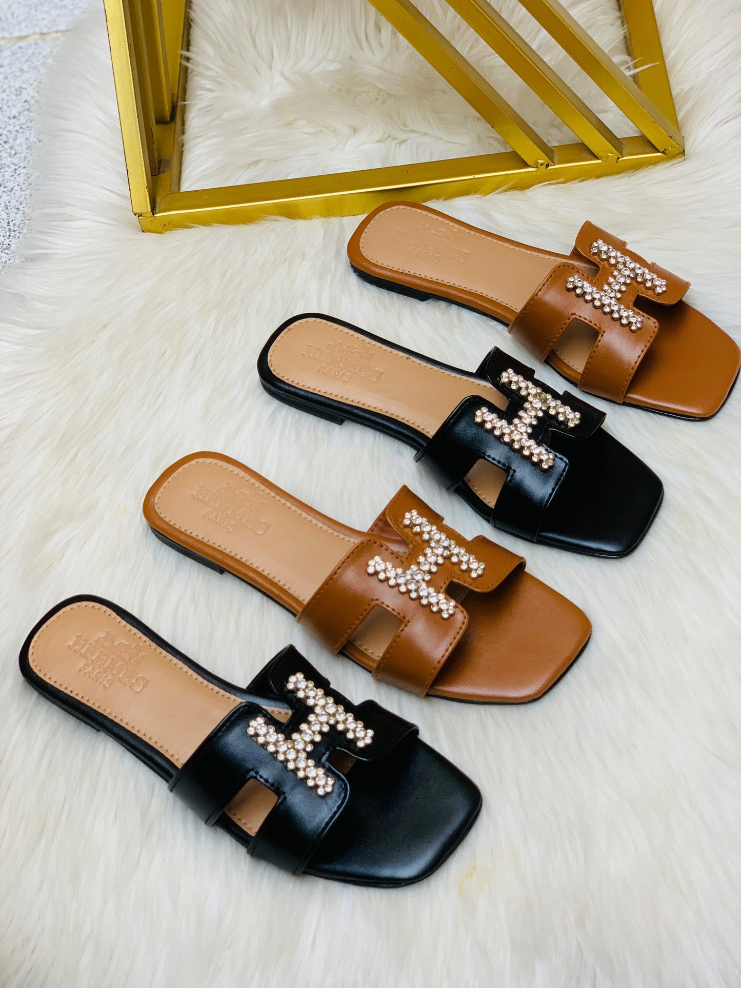 H-E-R-M-È-S Stone Flat Slippers – Elegant Women Footwear (Brown)