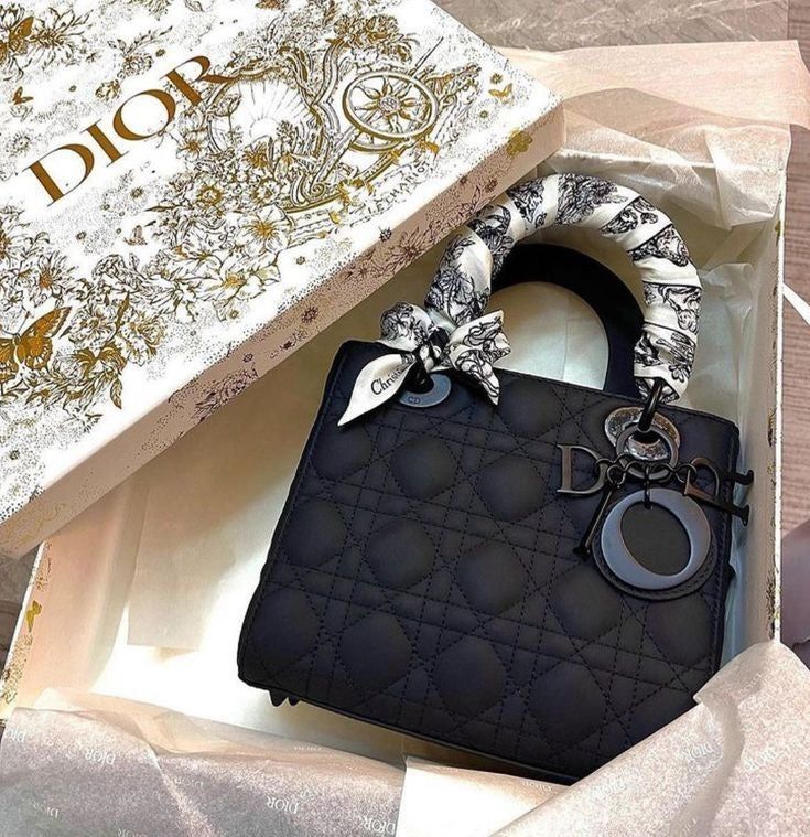 C-H-R-I-S-T-I-A-N L-A-D-Y D-I-O-R Gift Box Set – Premium Edition (Black)