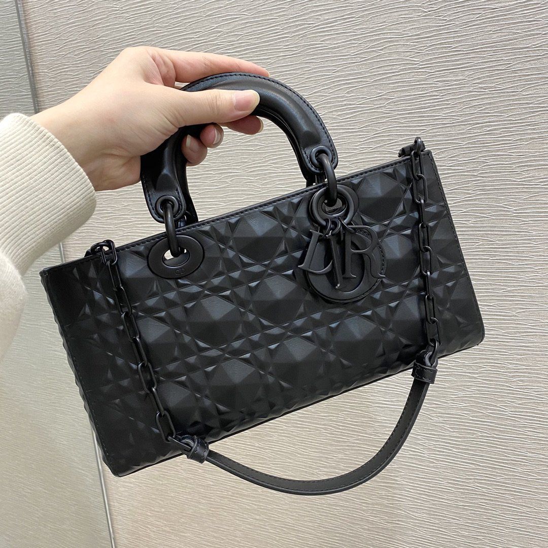 C-H-R-I-S-T-I-A-N D-I-O-R Lady D-Joy Medium Women Bag – Master Quality Edition (Black)