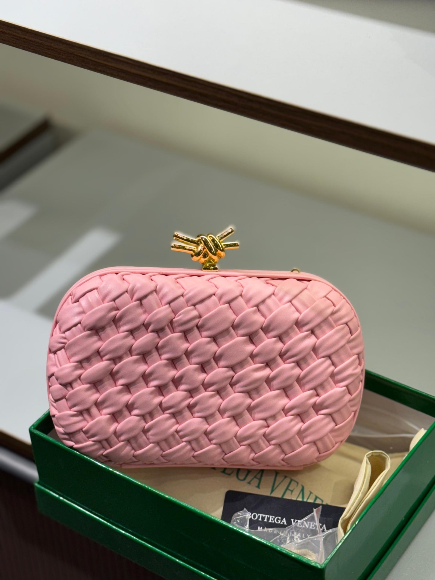 Bottega Veneta Knot Clutch – Premium Quality (Pink)
