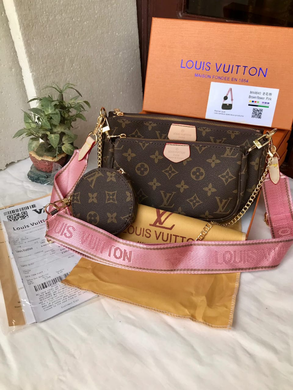 Louis Vuitton Women's Multi Pochette Accessoires Bag (Brown)