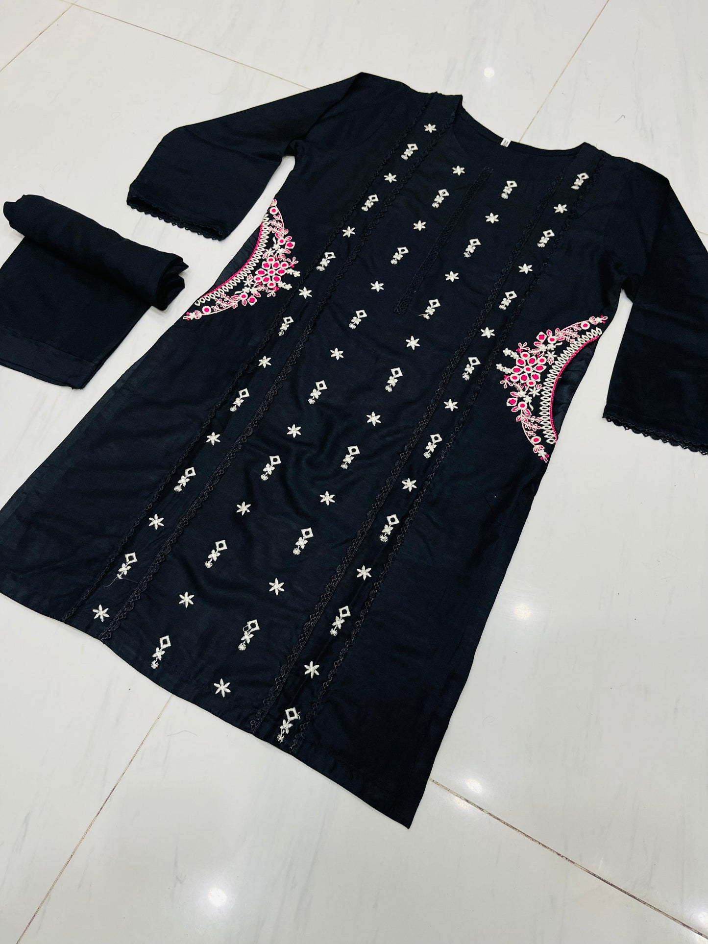 AYRA EMBROIDERED 2PCS (Black)