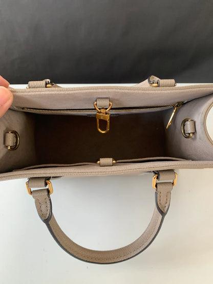L-O-U-I-S V-U-I-T-T-O-N On The Go PM Empreinte 2Pc Set – Luxe Carry Women Bag (Cream/Dove)