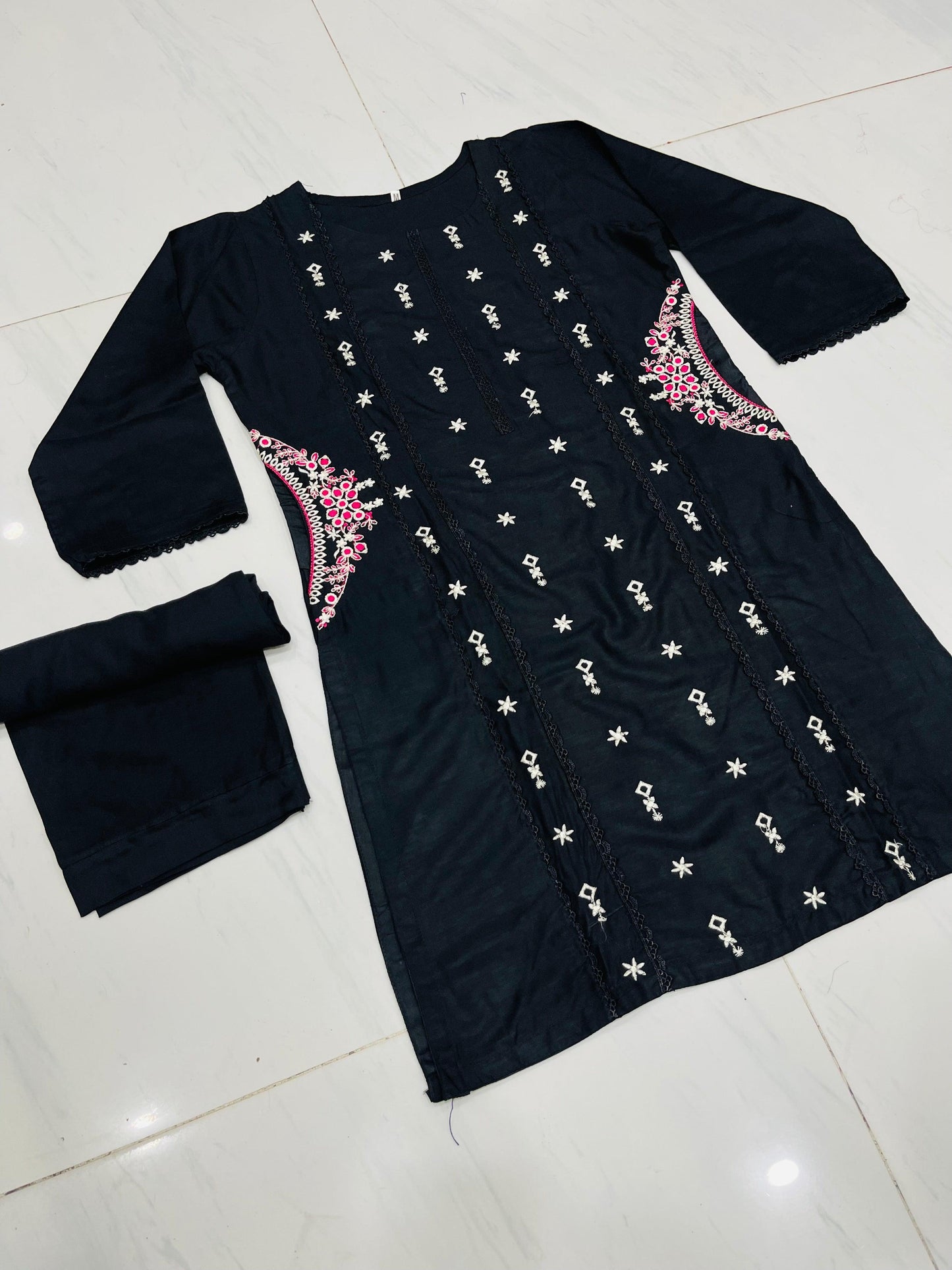 AYRA EMBROIDERED 2PCS (Black)