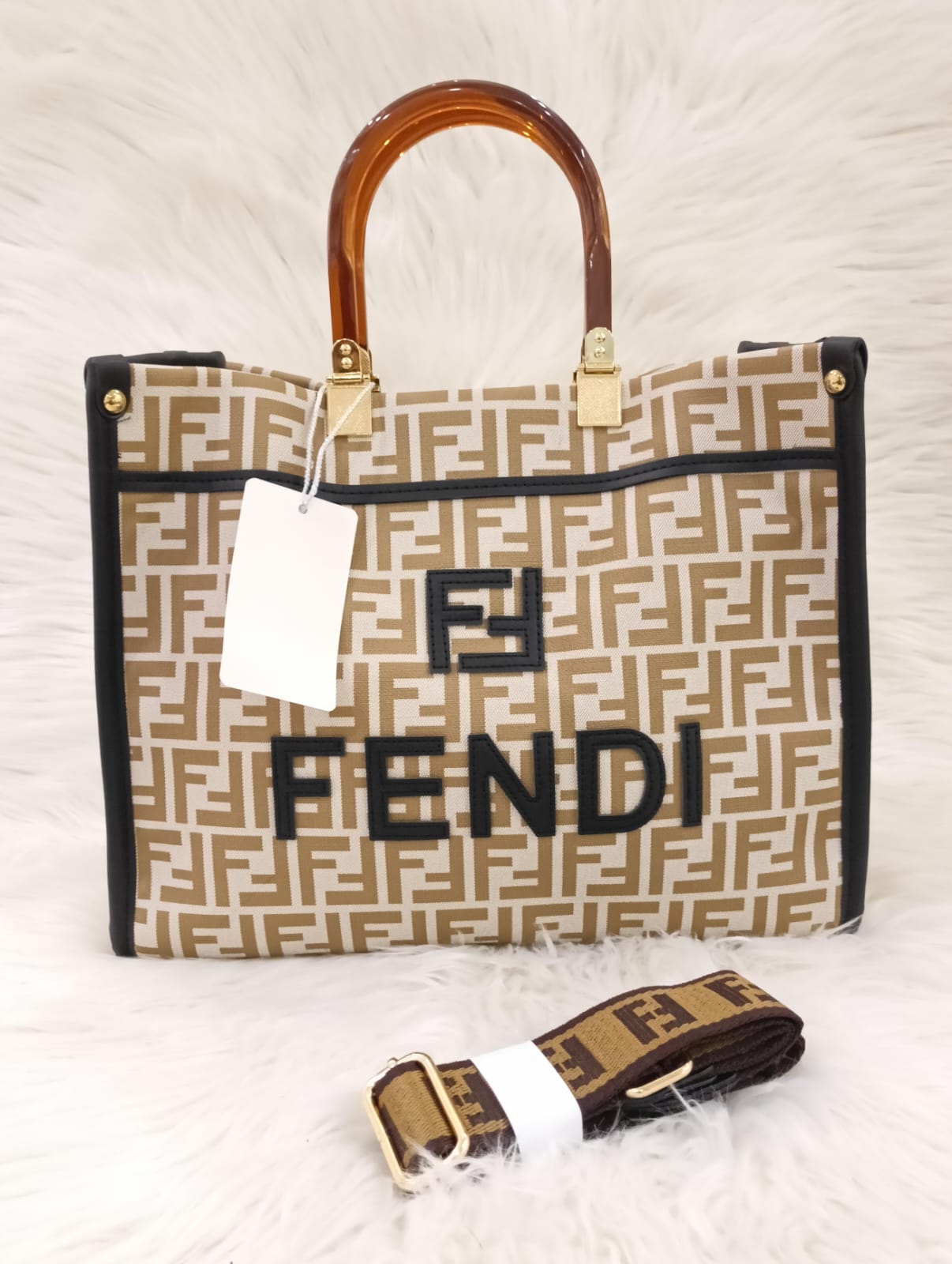 Fendi Women's High-Quality Bag (Brown / Beige)