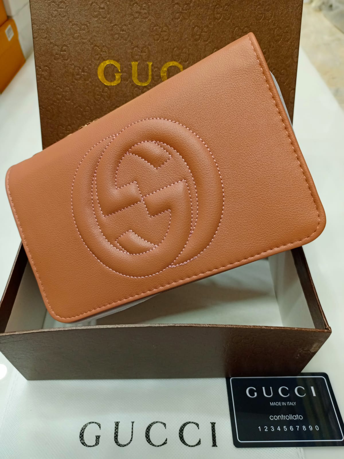 Gucci Women's Spacious Bag with Front Logo and Box (Brown)