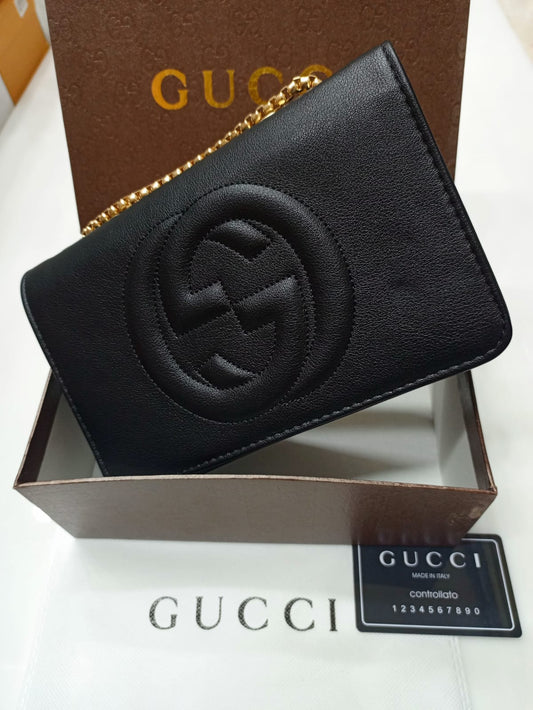 Gucci Women's Spacious Bag with Front Logo and Box (Black)