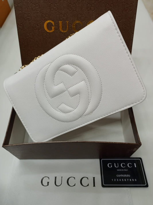 Gucci Women's Spacious Bag with Front Logo and Box (White)