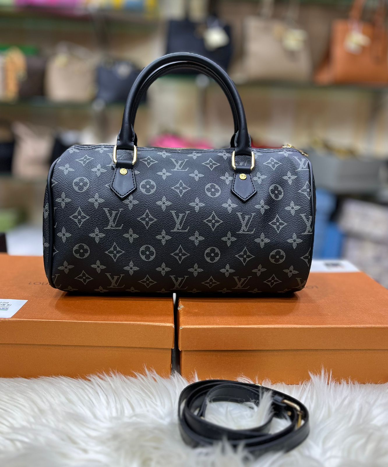 High Quality Louis Vuitton Duffel Bag with Brand Box and Dust Bag (Black)