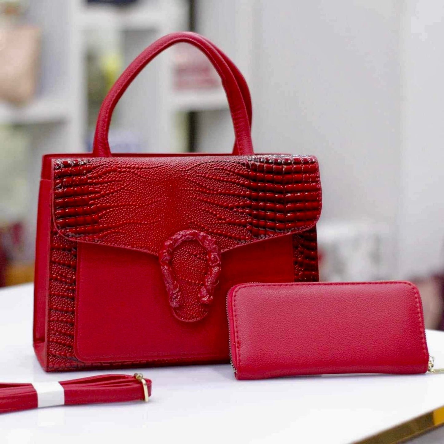 GUCCI 2-Piece Set: Handbag with Clutch (Red)