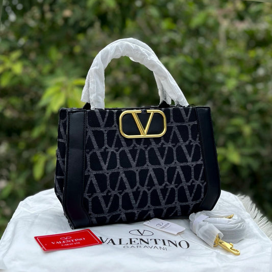 Valentino Master Quality Handbag with Branded Accessories (Black)