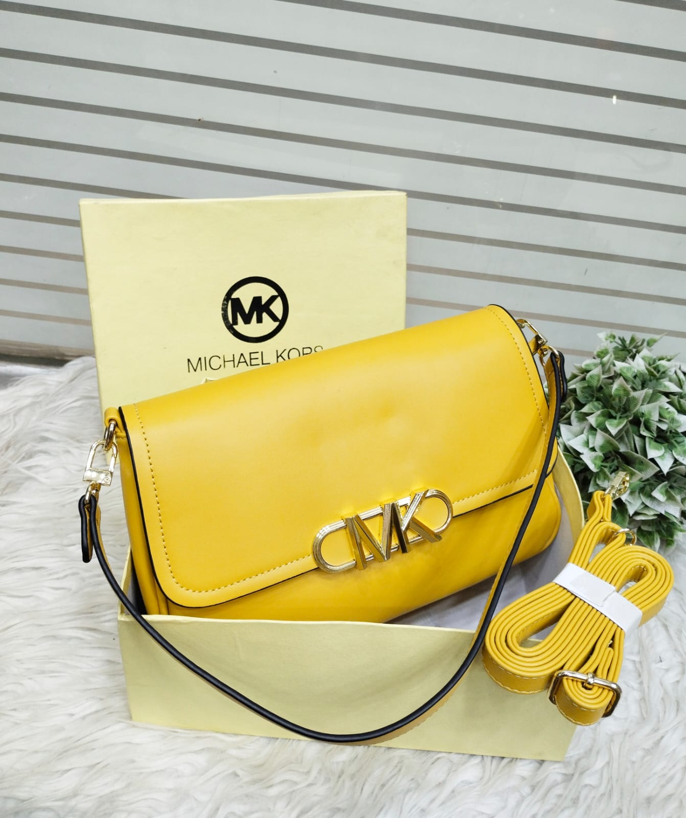 Stylish Michael Kors Crossbody Bag for Girls (Yellow)