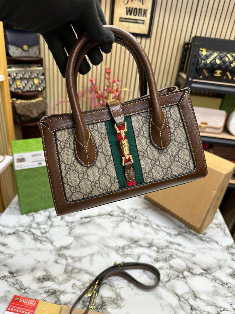 Gucci GG Supreme Handbag for Women (Brown)