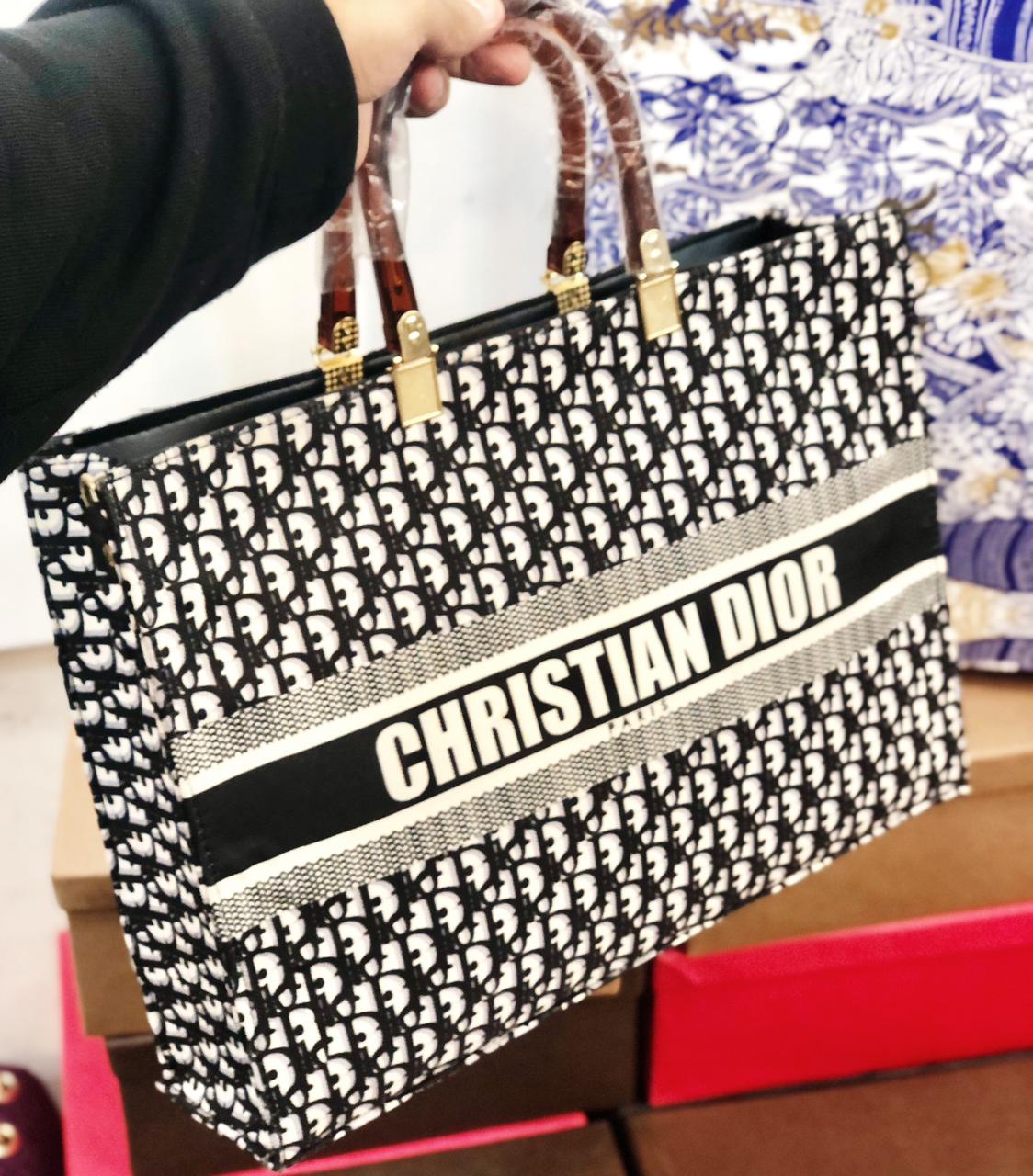 💖 Christian Dior Women's Handbags – Top Demanding Style! 💖(black / White)