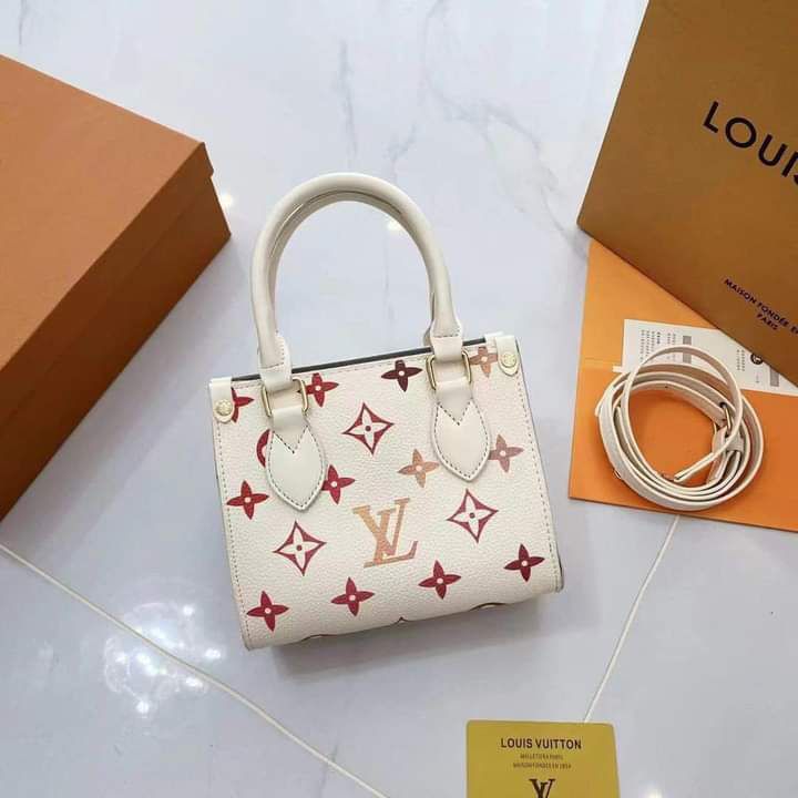 Louis Vuitton On the Go Women's Bag – Timeless Luxury and Versatility (White)