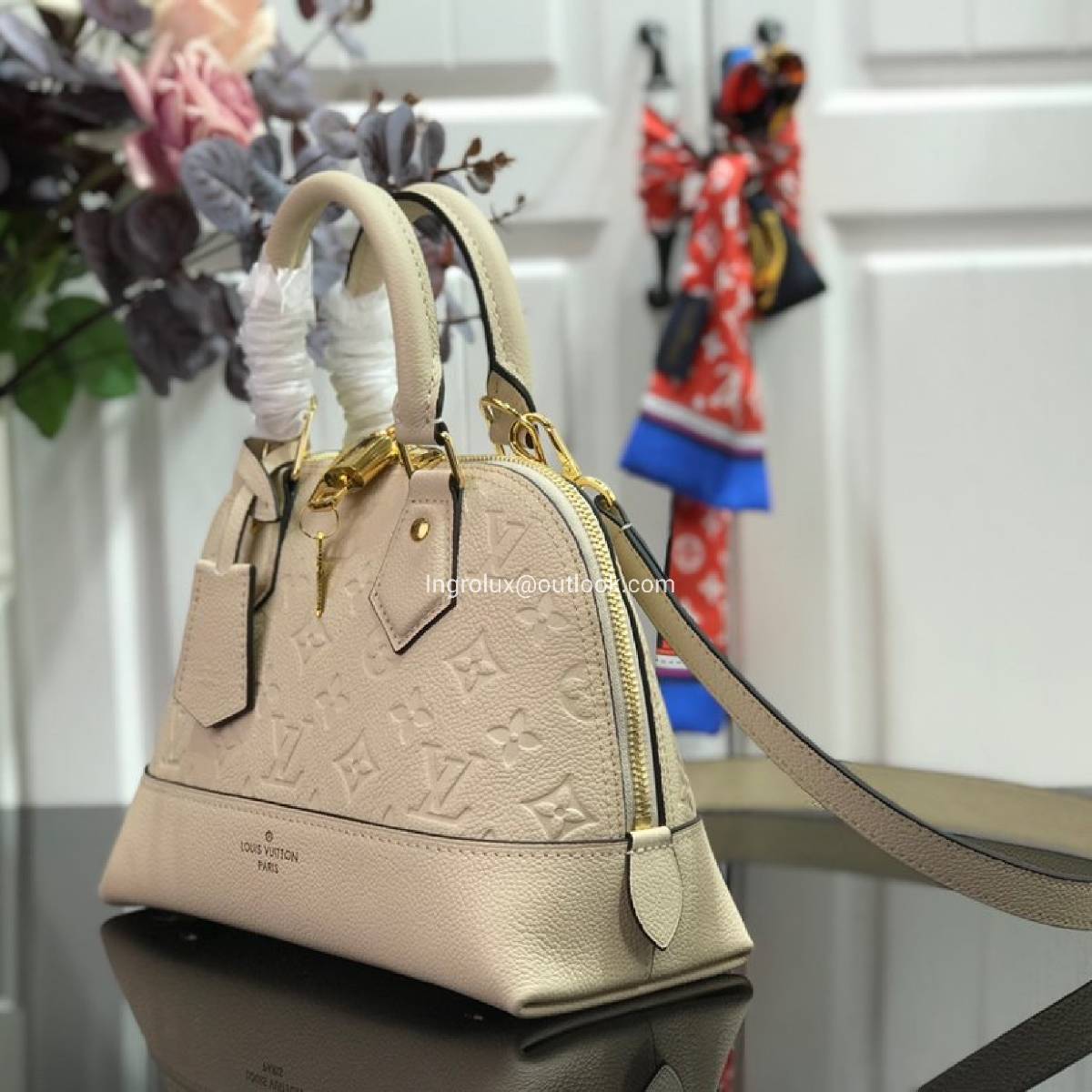 Louis Vuitton Alma Women's Bag – Medium Size, AAA Quality
(off-White)