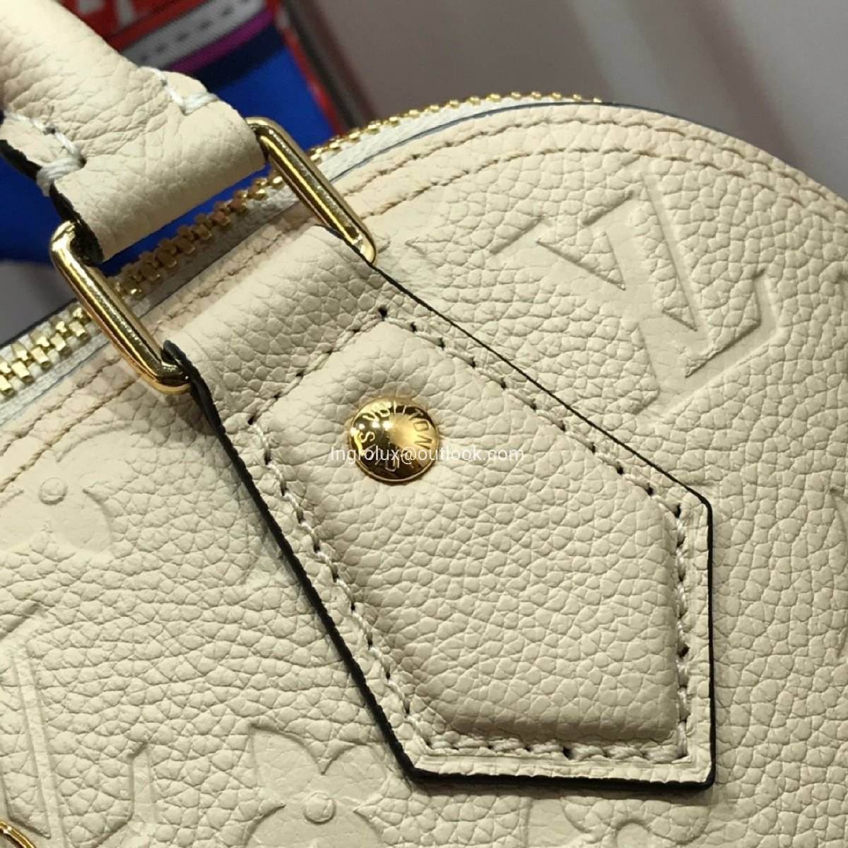 Louis Vuitton Alma Women's Bag – Medium Size, AAA Quality
(off-White)