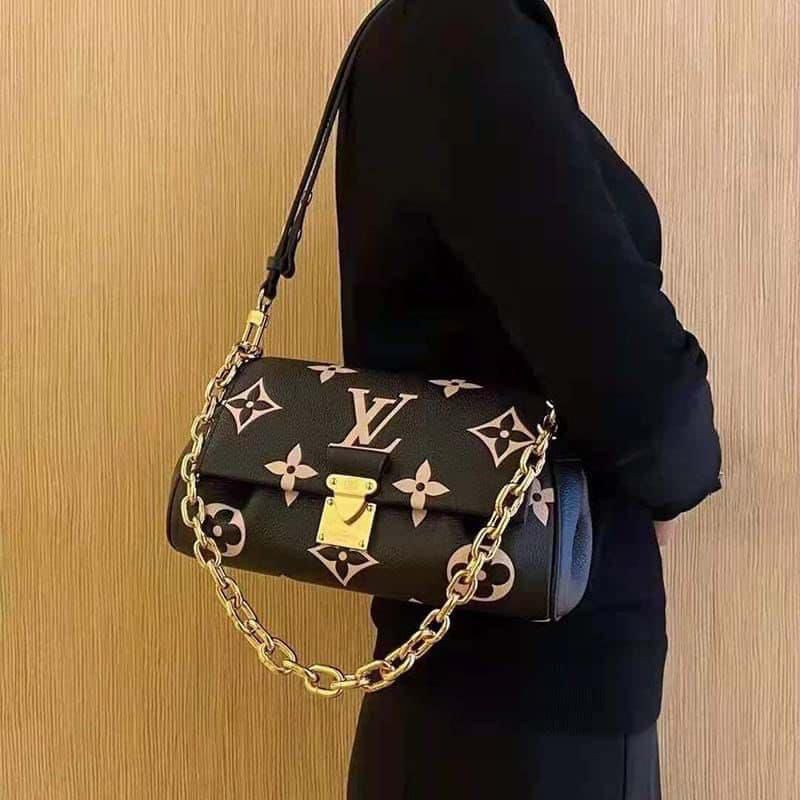 Louis Vuitton Favorite Women Bag – Timeless Elegance with Functional Design (Black)