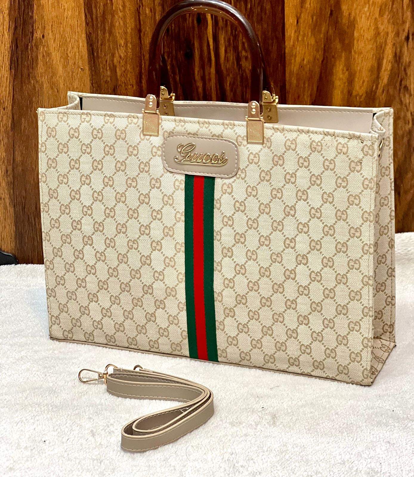 GUCCI Branded Women’s Bag - A Masterpiece of Style and Elegance (Beige)