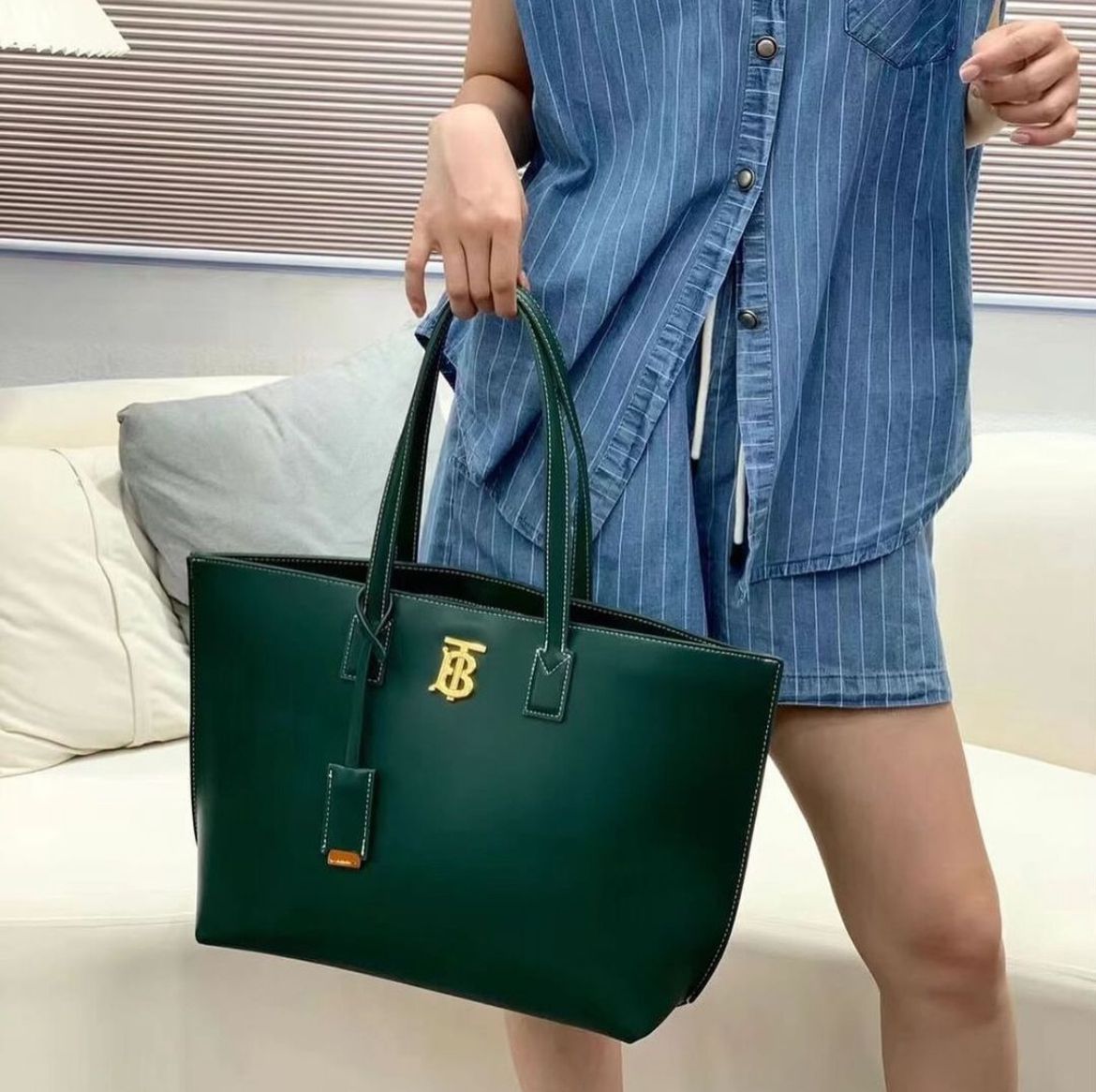 Burberry TB Smooth Leather Tote Bag - Luxury Women Bag (Green)