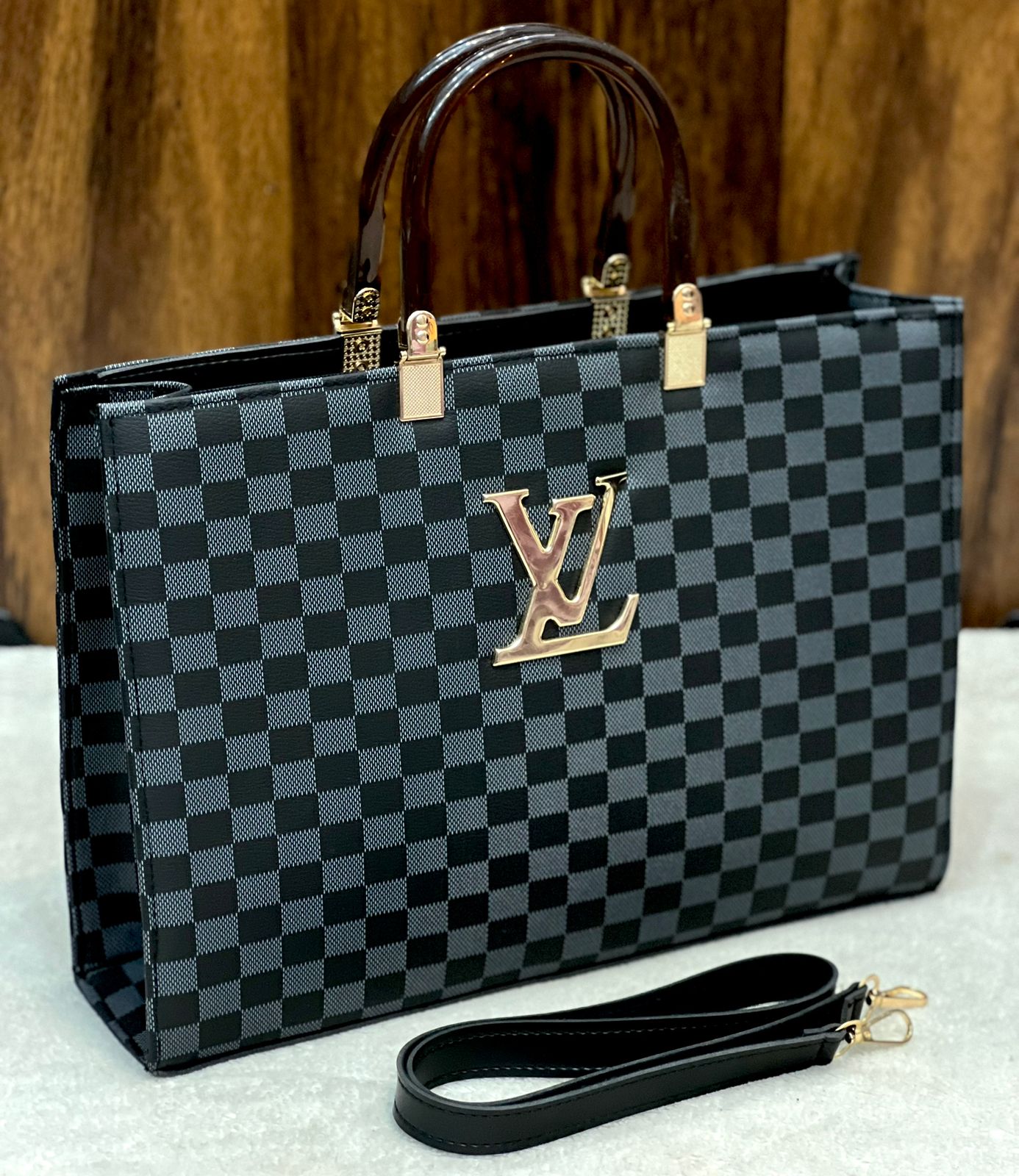 New Arrival! LOUIS VUITTON Women’s Bag – A Masterpiece of Elegance ( Black 1)