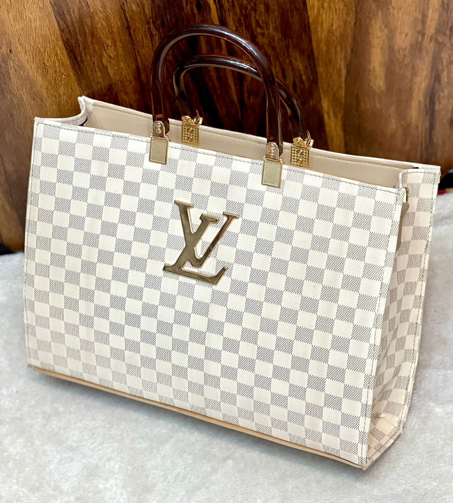 New Arrival! LOUIS VUITTON Women’s Bag – A Masterpiece of Elegance ( White)