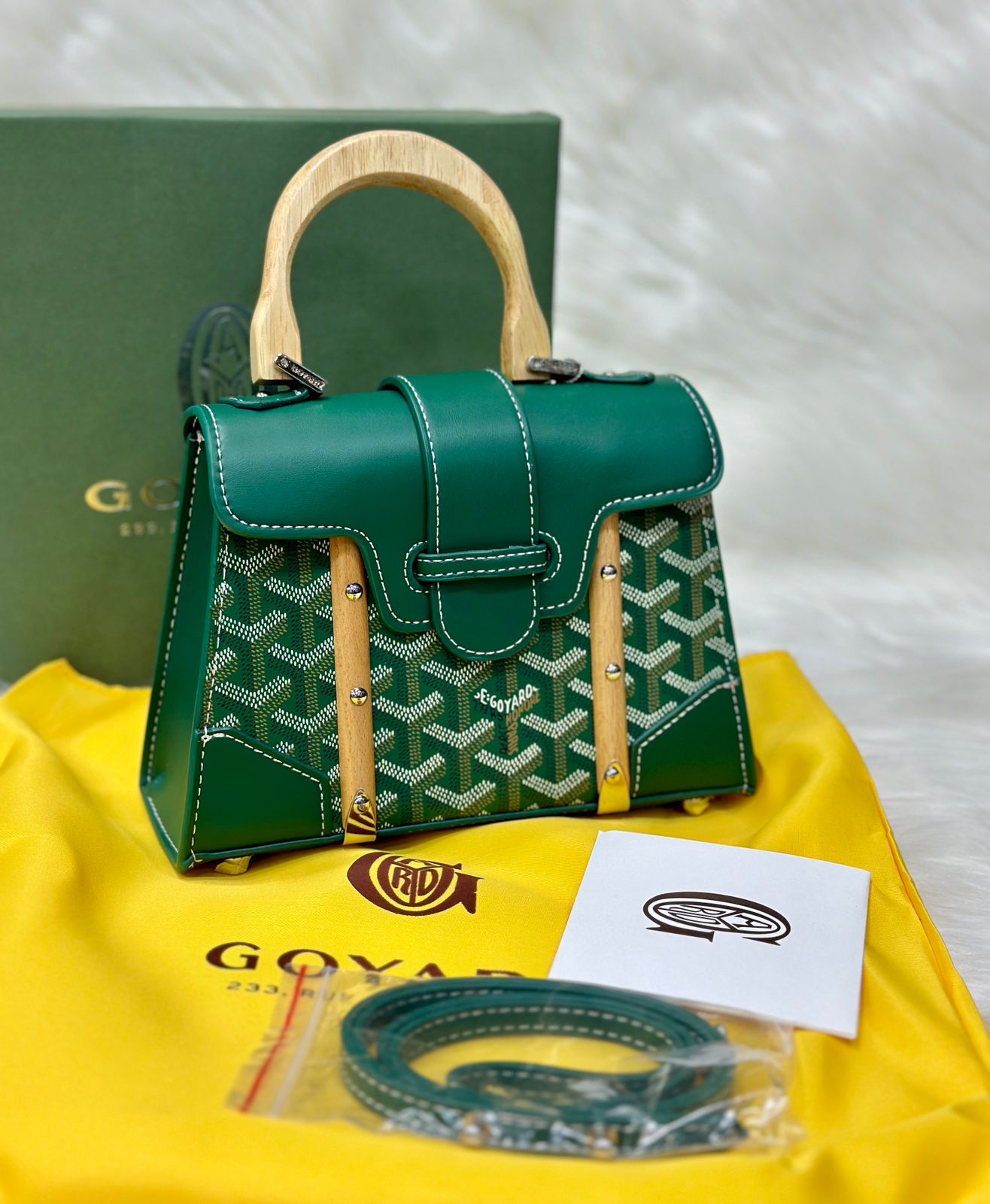 Goyard Coated Leather MM Saigon Top Handle Bag – Luxury & Elegance in Every Detail (Green)