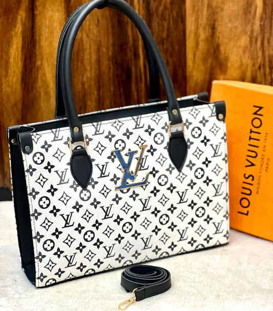 New Arrival: Masterpiece Louis Vuitton Branded Bag 🤩 (black/white)