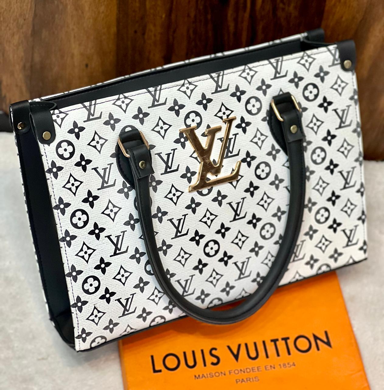 New Arrival: Masterpiece Louis Vuitton Branded Bag 🤩 (black/white)