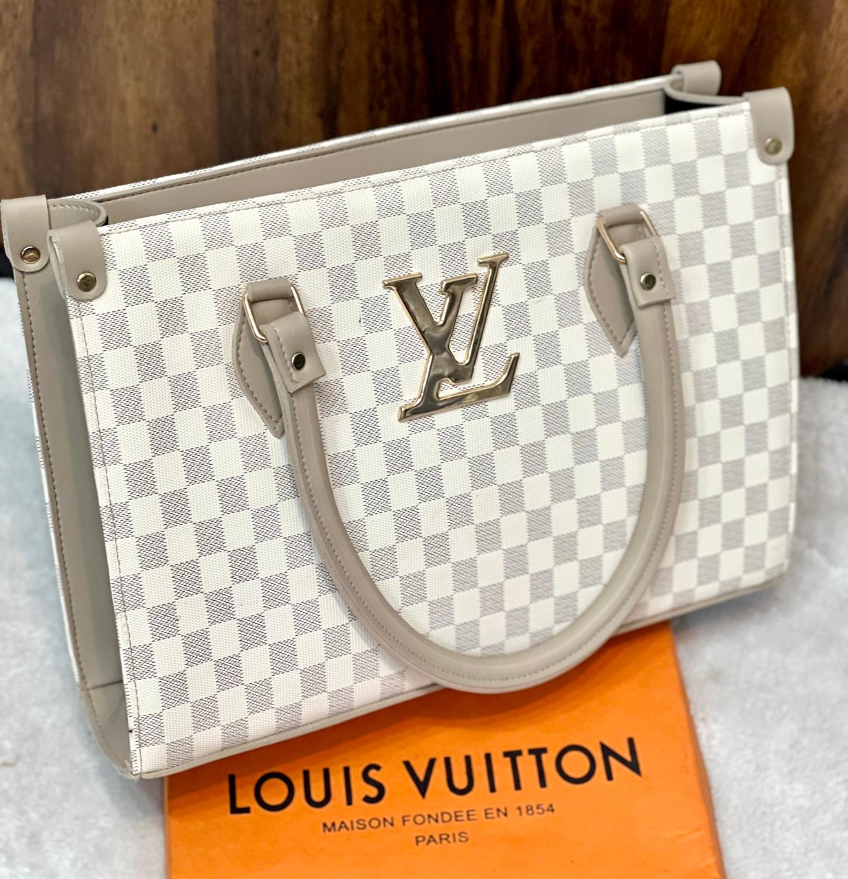 New Arrival: Masterpiece Louis Vuitton Branded Bag 🤩 (brown/white)