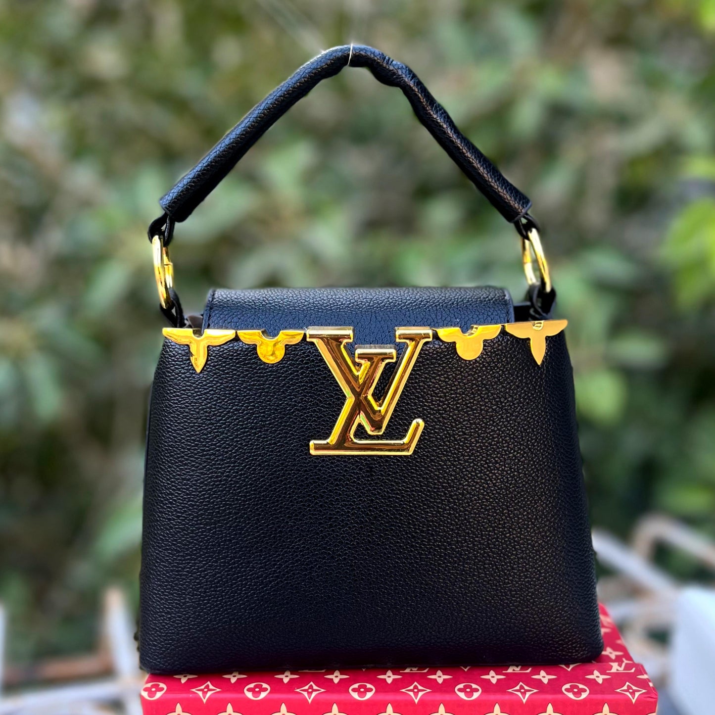 Louis Vuitton Mini Capucines Handbag with Long Belt (black)