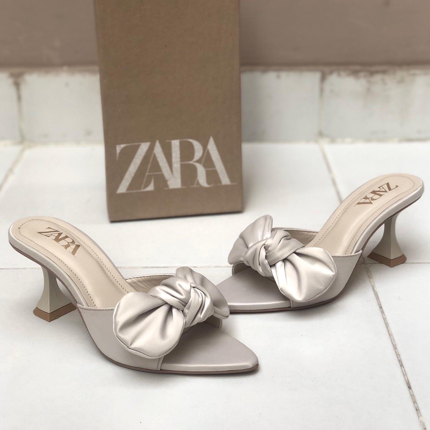 Zara Bow Heels – Elegant Women’s Footwear  (silver/white)