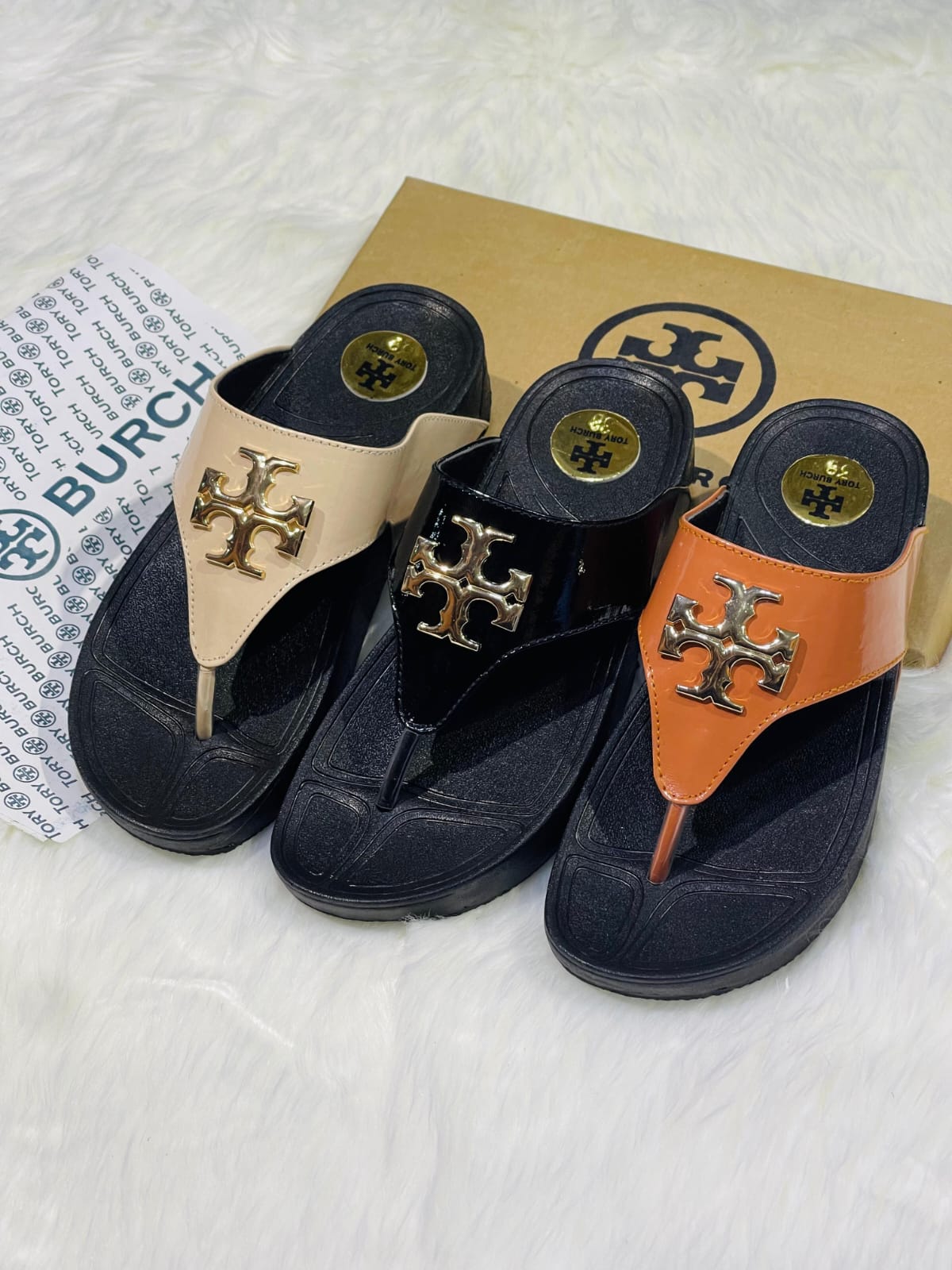 Tory Burch Flip Flops – Stylish Women’s Footwear (Black)