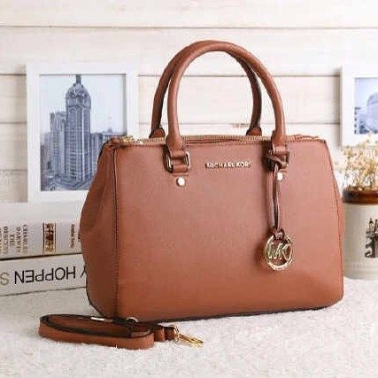 Michael Kors Master Quality Handbag with Long Belt (brown)