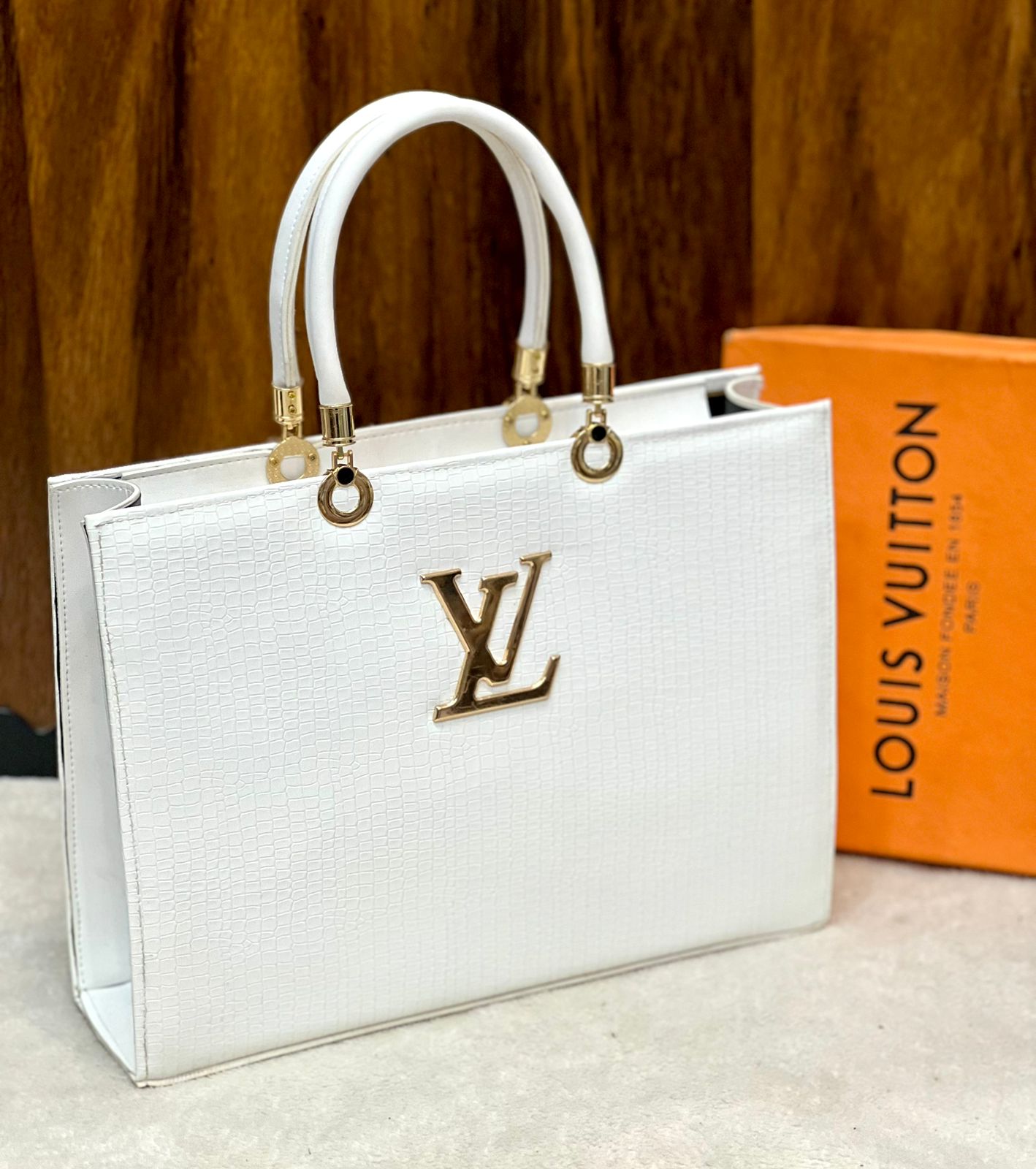 Louis Vuitton Crocodile Material Handbag - Masterpiece (white)