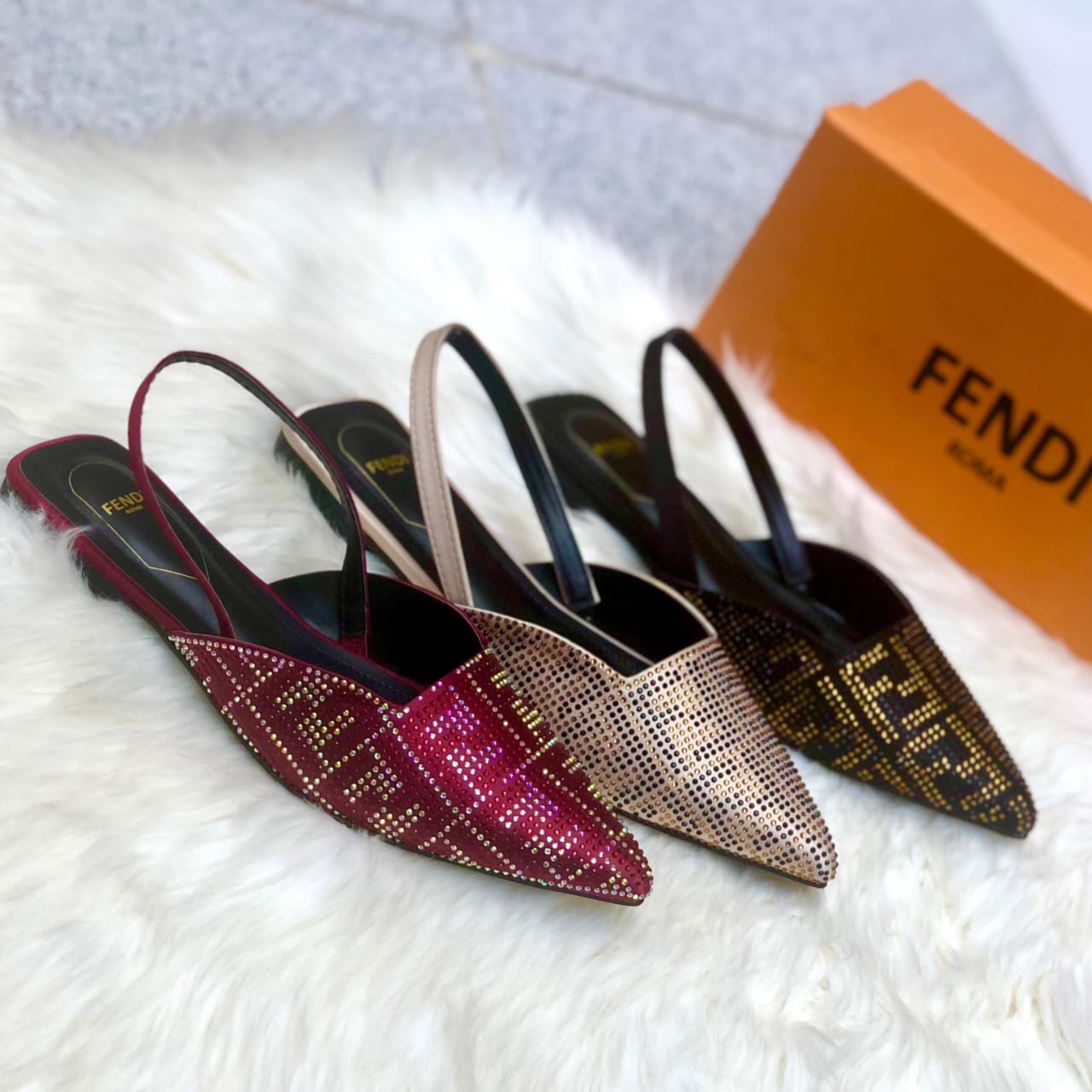 Fendi Flat Pumps – Stylish Women’s Footwear in  (Black )