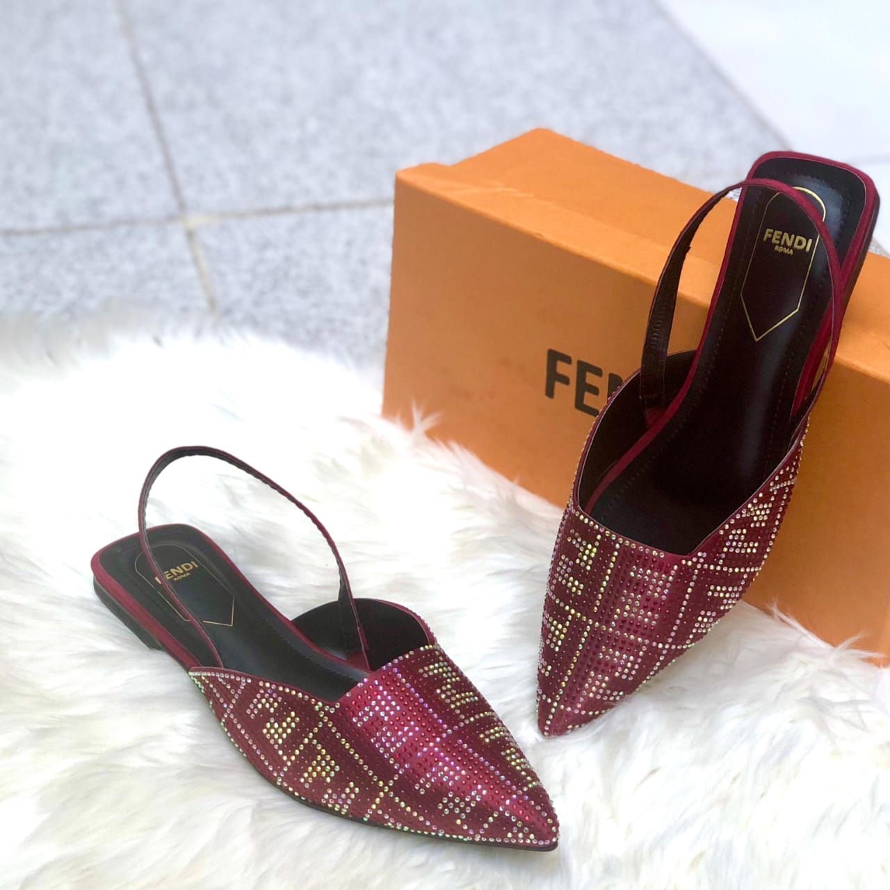 Fendi Flat Pumps – Stylish Women’s Footwear in  ( maroon )