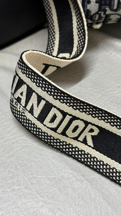 Christian Dior Embroidered Purse – Premium Women Bag (Black)