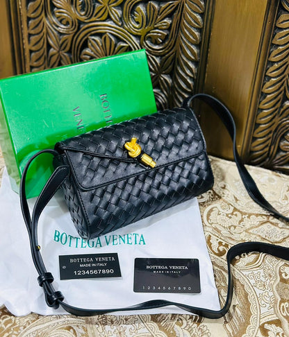 Bottega Veneta Woven Andiamo Crossbody Bag – Premium Quality (Black)