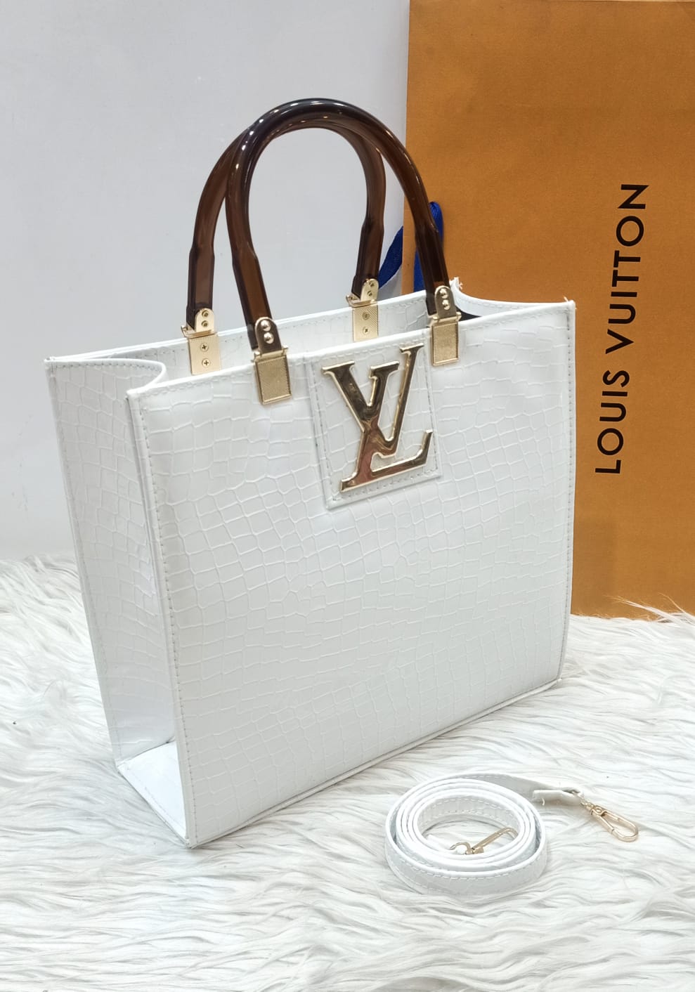 Louis Vuitton Luxury Women's Tote Bag - Stylish Zip Closure with Long Belt (White)