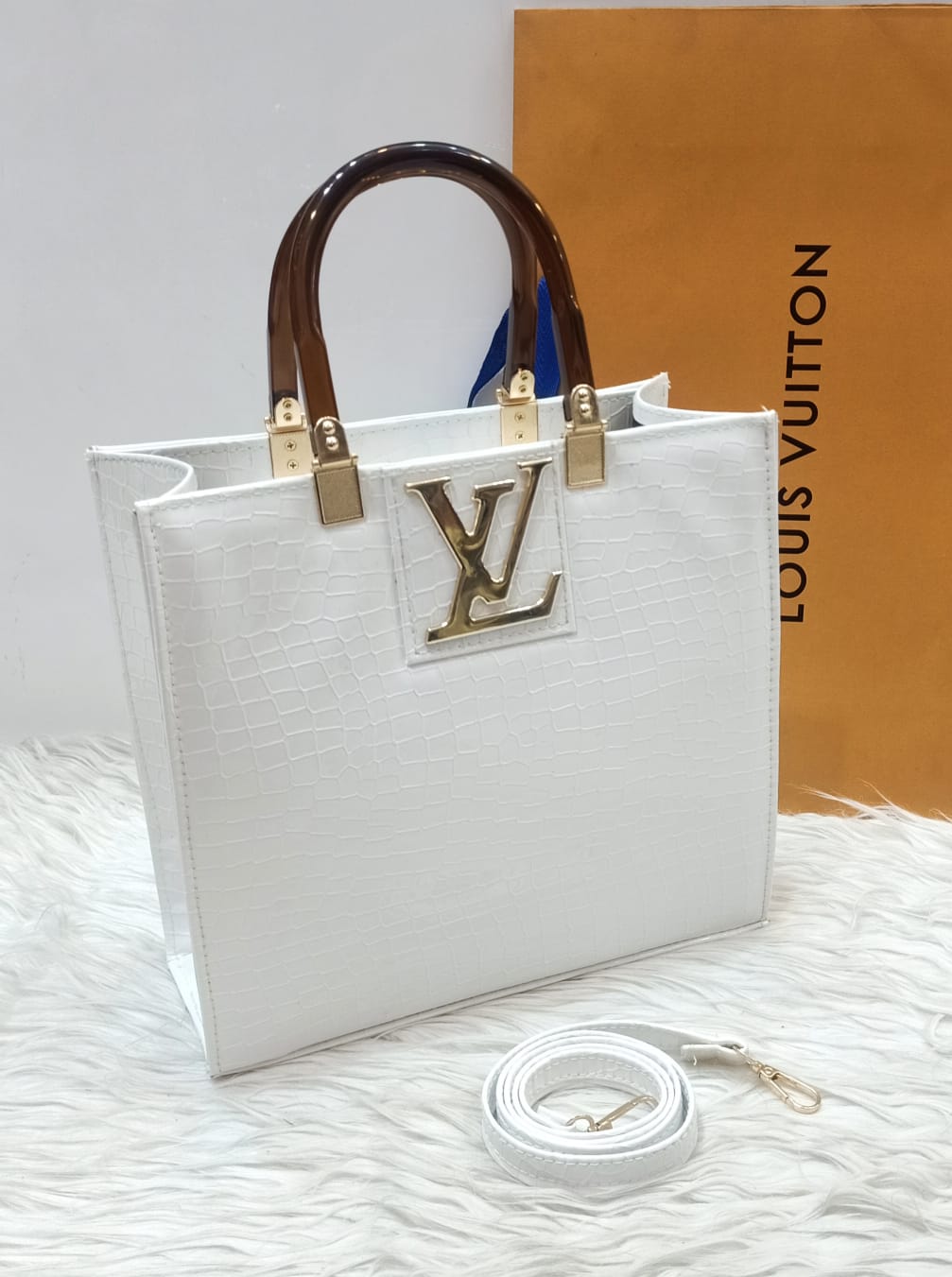 Louis Vuitton Luxury Women's Tote Bag - Stylish Zip Closure with Long Belt (White)