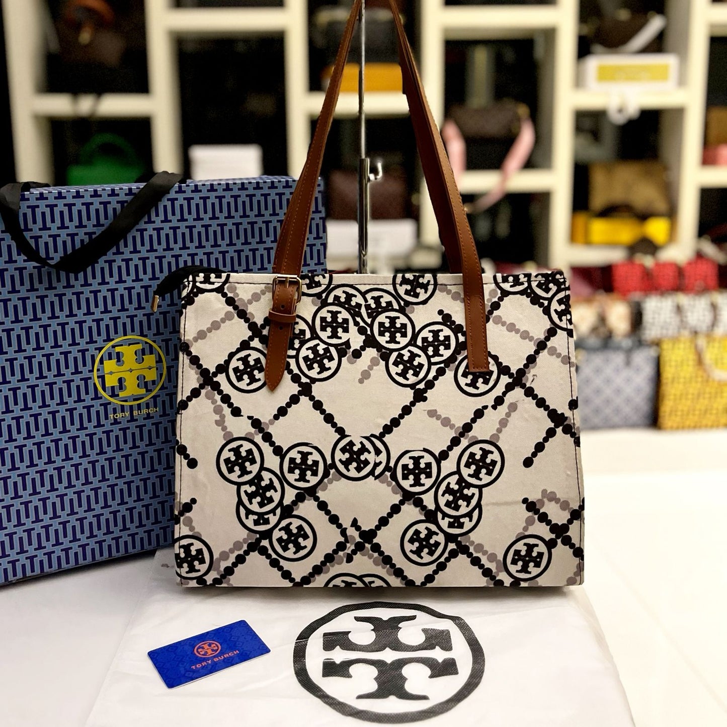 Luxury Women Bag - Tory Burch-Inspired Handbag with Brand Accessories (Black/White) Design-B