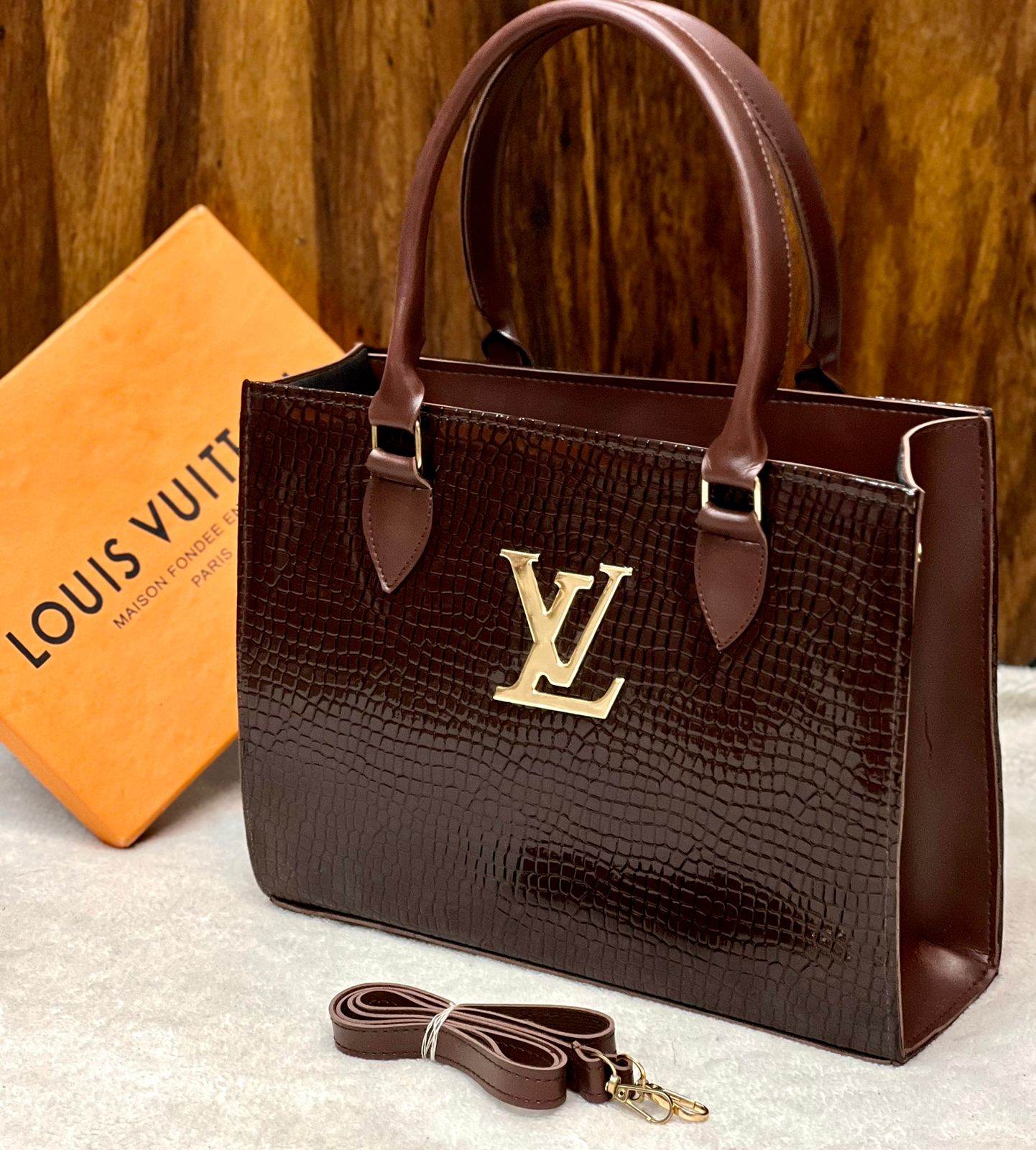 New Arrival! Louis Vuitton Crocodile Material Bag - Premium Large Size Women Bag (Brown)